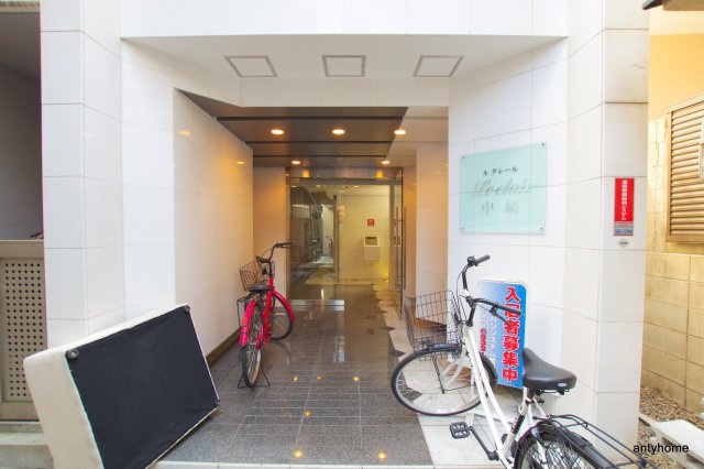 ルクレール中崎　仲介手数料無料のエントランス