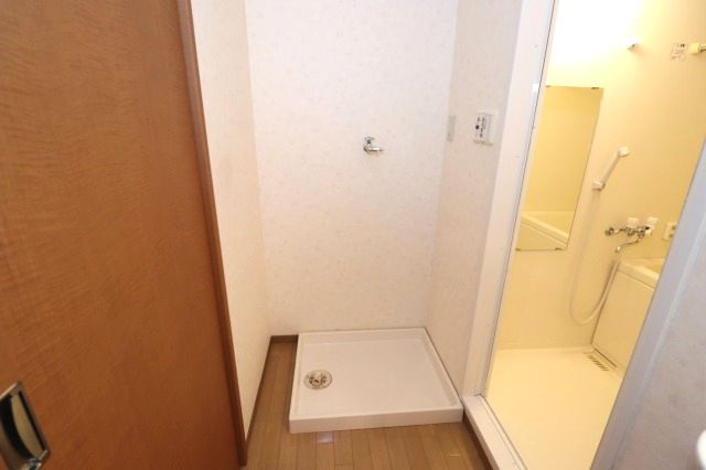 エピナール北久保の洗面所|スペースが確保できる洗面所です