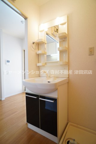 MBSハイツ大久保パートⅡの独立洗面台|朝の身支度には欠かせない独立洗面化粧台