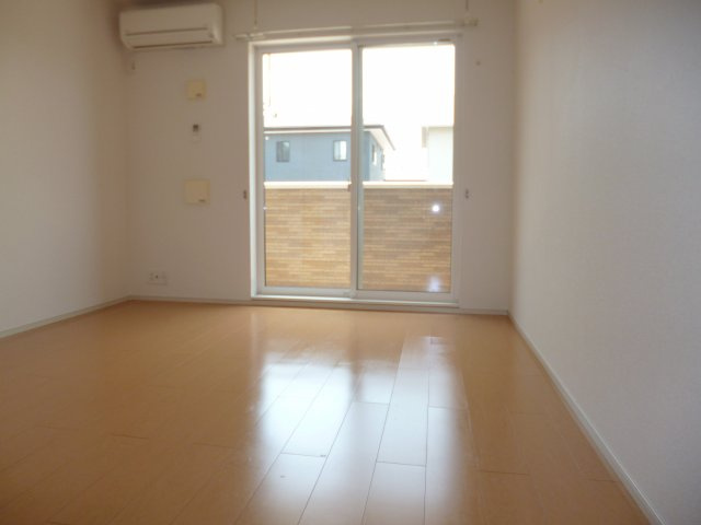 プティ・アンジュの居間・リビング|洋室