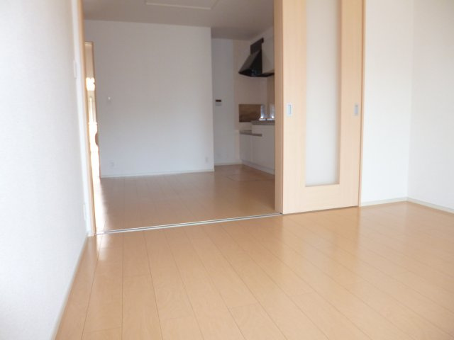 プティ・アンジュの居間・リビング|洋室