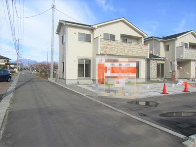 【前面道路含む現地写真】 | ブルーミングガーデン　南アルプス市在家塚1期　1号棟 | 前面道路含む現地写真です