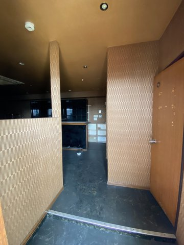 レジャービル原のエントランス