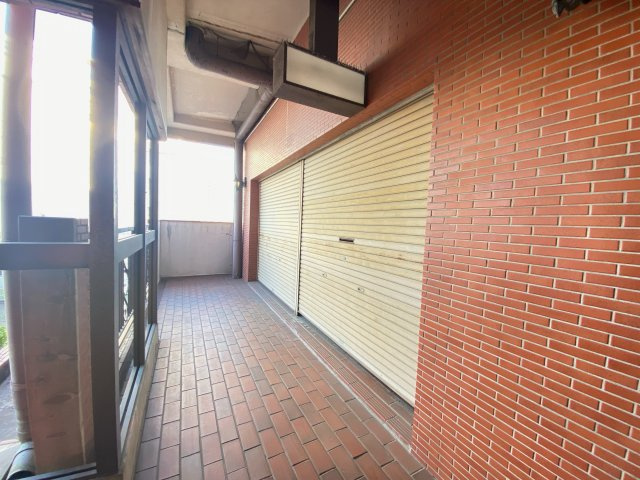 第1スカイタウン2階店舗の玄関