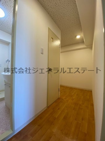 【内装】 | アメニティコート | 明るい色調の室内です
