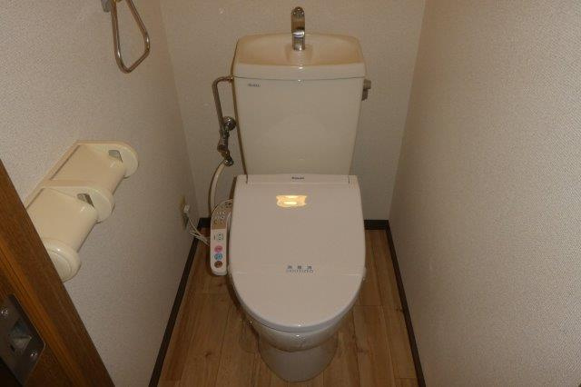 エステート山下のトイレ|ウォシュレット
