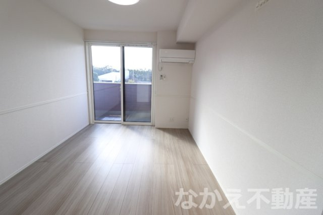 【寝室】 | 落ち着いた色調の寝室です