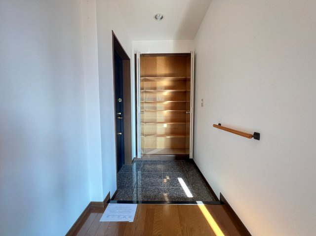 GRAZIOニホンイチの玄関