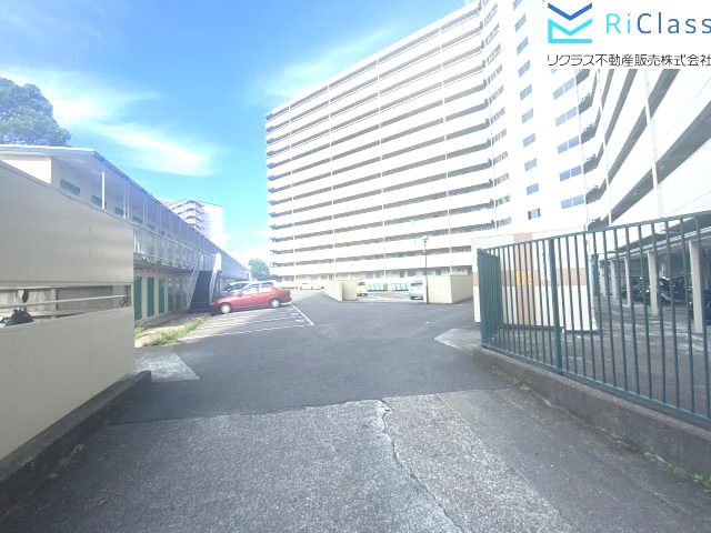 夢野ハイタウン1号棟の駐車場|駐車スペースもあります