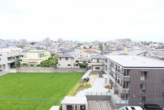 【展望】 | 前面はさえぎる高層ビルもなく、美しい青空の眺望が広がります