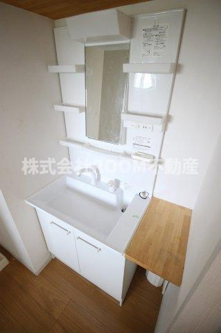 CUORE　OKIMIZUの独立洗面台|朝の支度にも助かる、独立の洗髪洗面化粧台