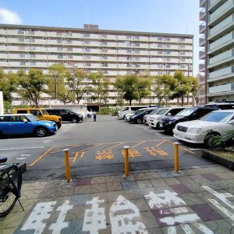 すみれ橋第二コーポ 四号棟の駐車場|駐車場