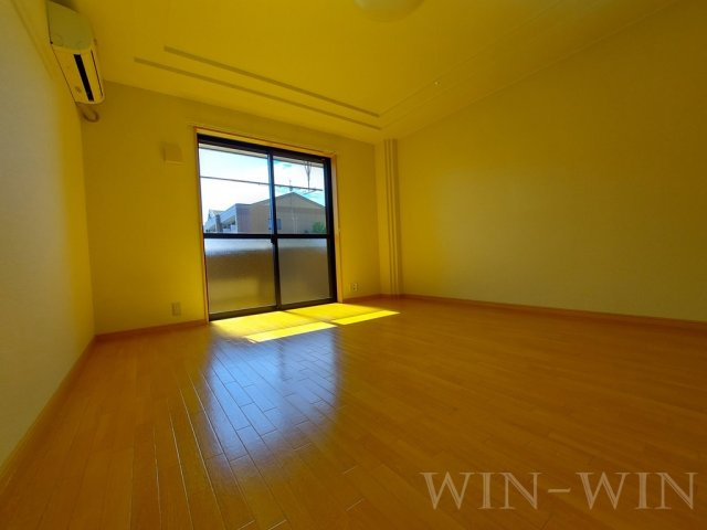 エルヴェ東小向Ⅰの居間・リビング