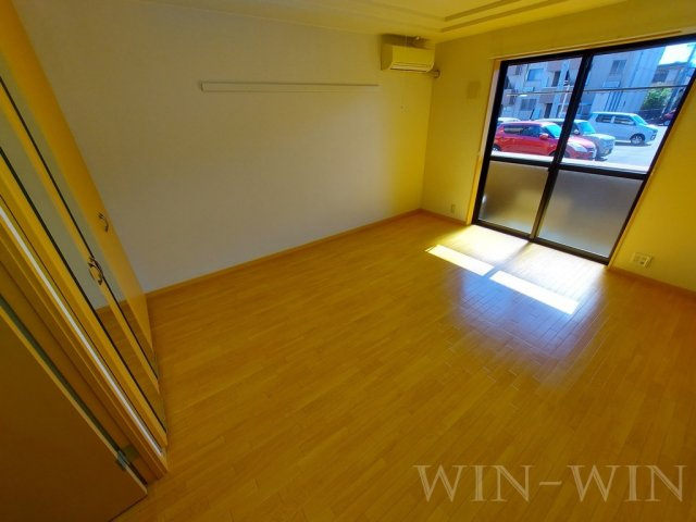 エルヴェ東小向Ⅰの居間・リビング