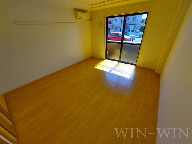 エルヴェ東小向Ⅰの居間・リビング