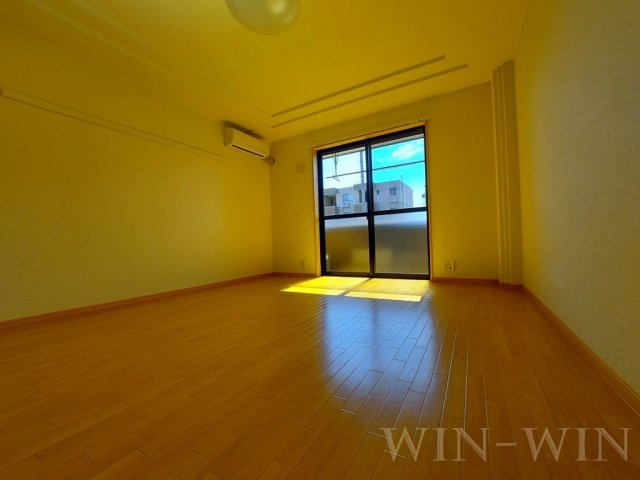 エルヴェ東小向Ⅰの居間・リビング