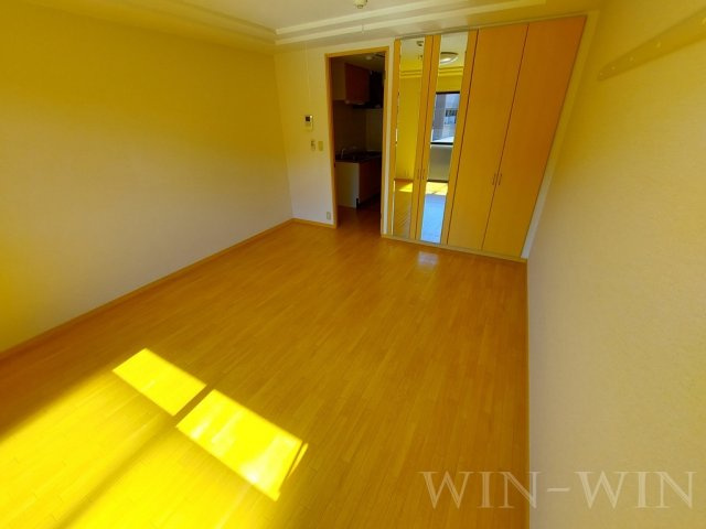 エルヴェ東小向Ⅰの居間・リビング