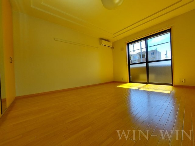 エルヴェ東小向Ⅰの居間・リビング