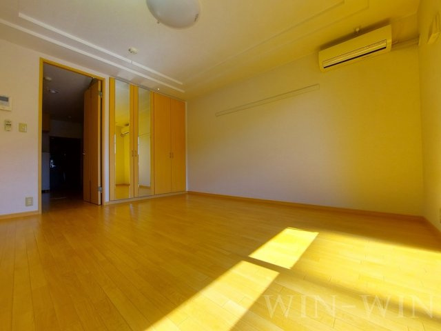 エルヴェ東小向Ⅰの居間・リビング