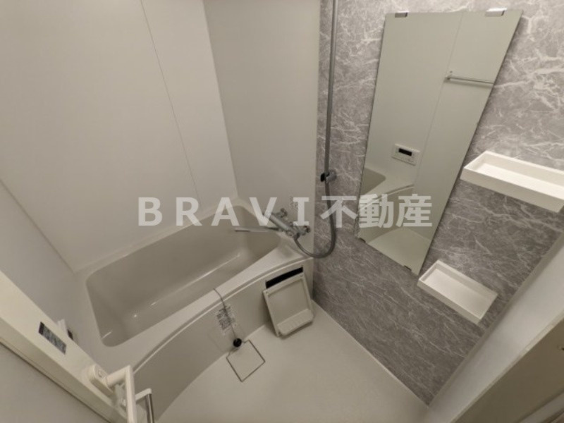 コンフォリア・リヴ南森町Q BRAVI不動産の浴室