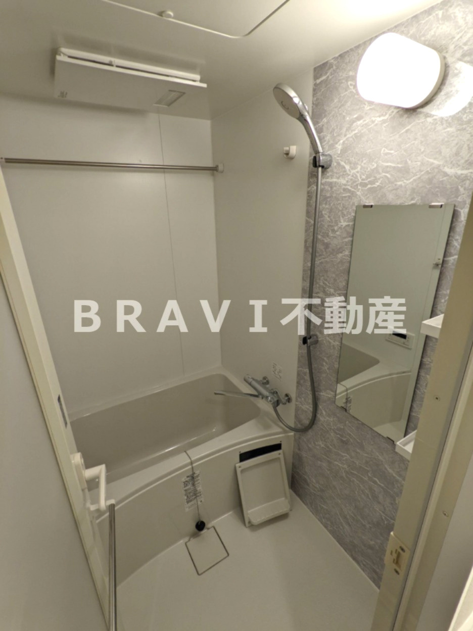 コンフォリア・リヴ南森町Q BRAVI不動産の浴室