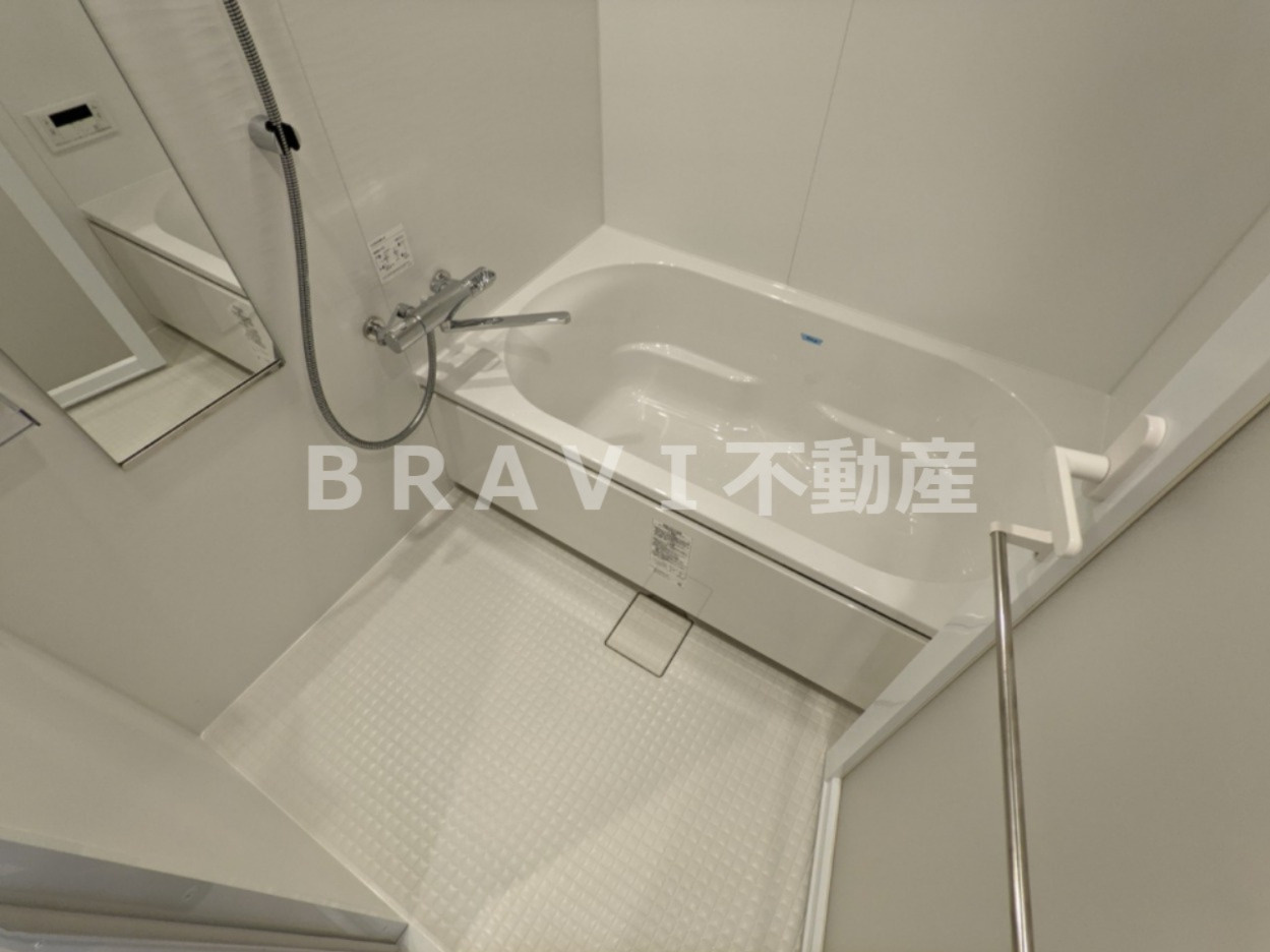 コンフォリア・リヴ南森町Q BRAVI不動産の浴室