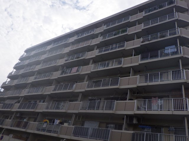 ペルル東野の外観