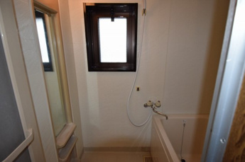 【シャワールーム】