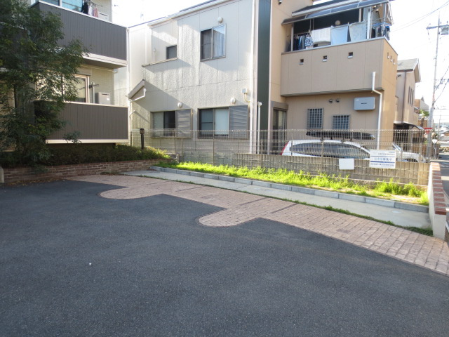 セゾンセジュールの駐車場