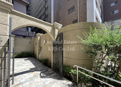 【エントランス】 | プリマクラッセ | 緑あふれるエントランス部分です♪