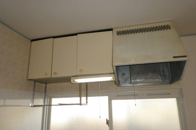 ジョイファミリー総社Aのキッチン|キッチン上収納