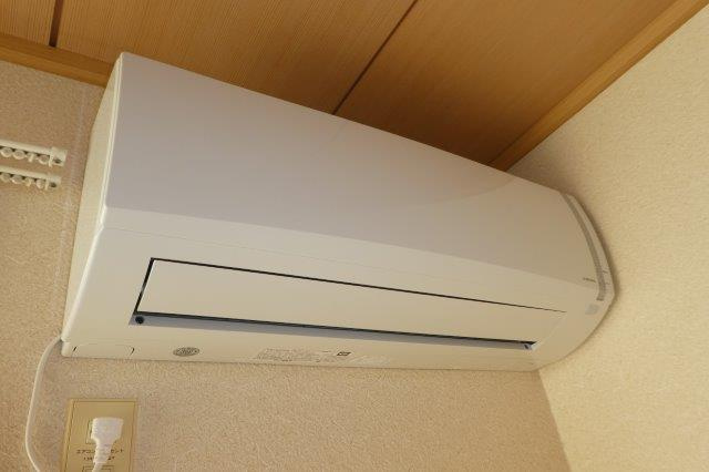 ジョイファミリー総社Aの設備|洋室エアコン