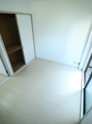 サンモリツの寝室|落ち着いて過ごせるお部屋なので、寝室にいかがでしょうか