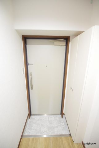 ウインズコート西梅田2　仲介手数料無料の玄関