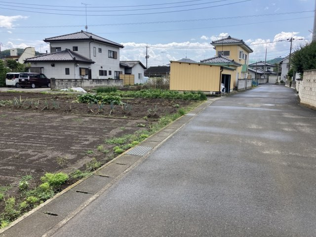 足利市駒場町の売地の前面道路含む現地写真