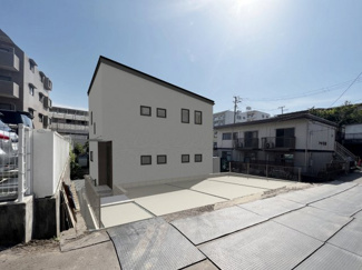 【外観パース】 | 現地写真を元にした完成イメージです。（2022年11月完成予定）
