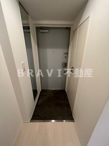 レジディア堺筋本町プレイス　BRAVI不動産の玄関|【グラシア堺筋本町】きれいな玄関です