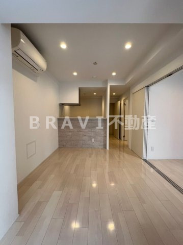 レジディア堺筋本町プレイス　BRAVI不動産の居間・リビング|【グラシア堺筋本町】おしゃれな居間です