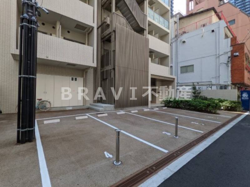 Dimus北浜（ディームスキタハマ）　BRAVI不動産の駐車場