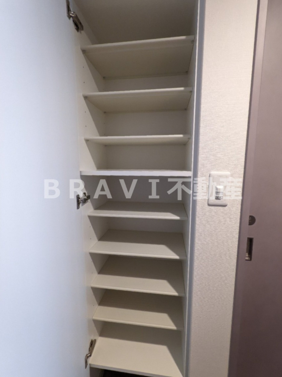 Dimus北浜（ディームスキタハマ）　BRAVI不動産の玄関