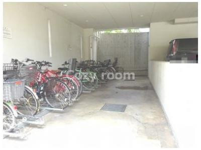 【その他共用部分】 | スティング | 雨に濡れない自転車置き場です。