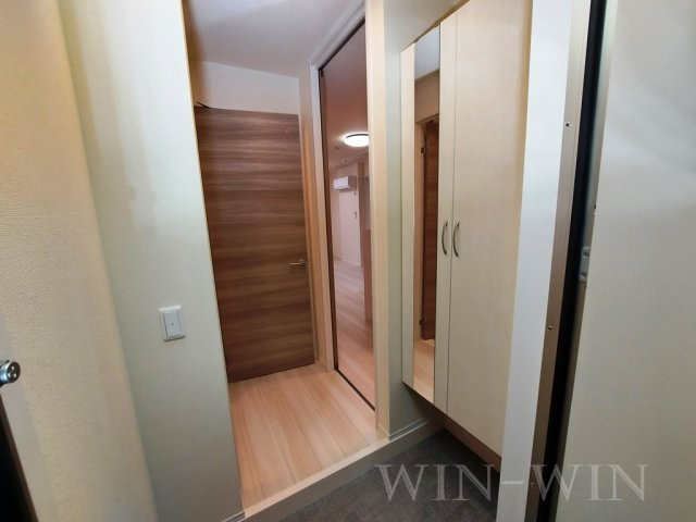 ソレイユ入船の玄関