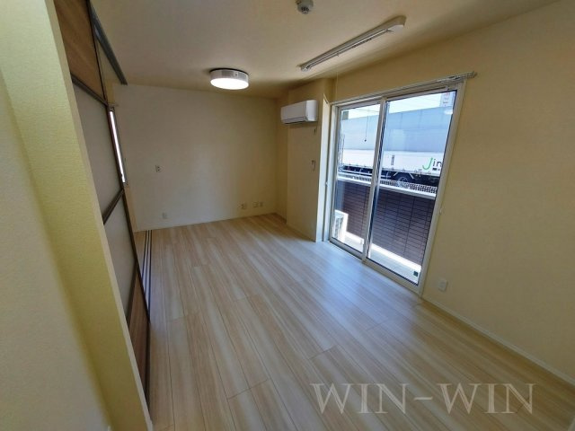 ソレイユ入船の居間・リビング