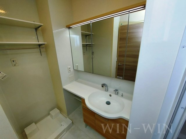 ソレイユ入船の玄関