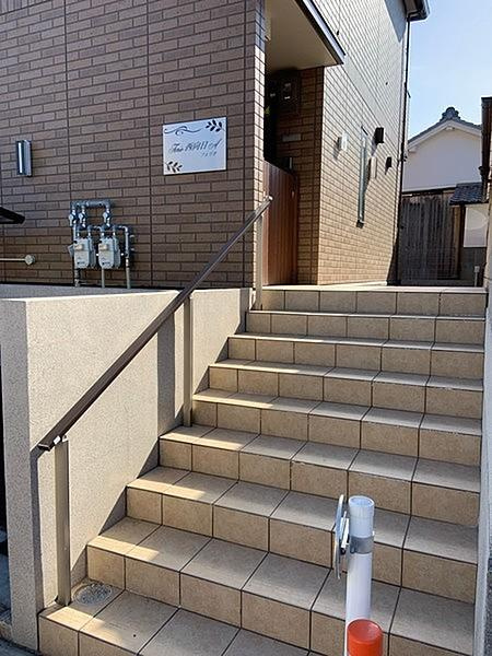 フェリオ西向日B棟のエントランス