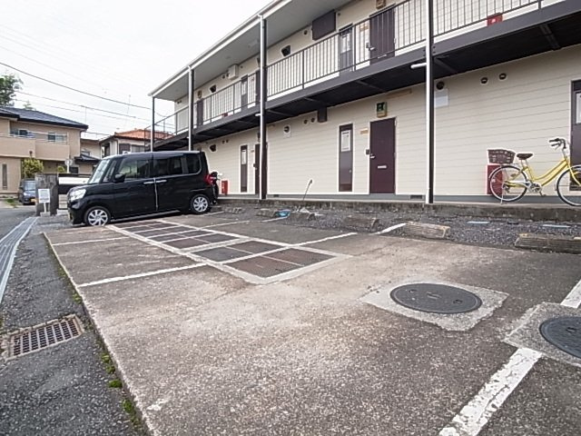 メゾンアサバの駐車場