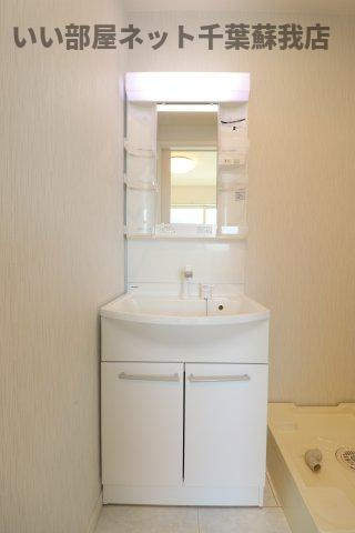 アトレイユ蘇我の洗面所|明るい洗面所です