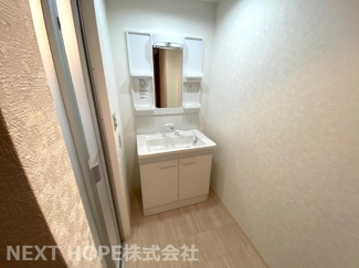 【独立洗面台】 | コスモ宝塚ツインフォルム | 新品の洗面化粧台です♪シャワー水栓で使い勝手もいいですね(^^)