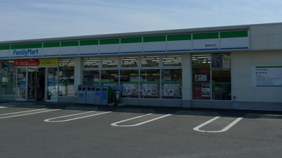 【周辺】 | エムズ　サニー　ガーデンⅩⅤ | ファミリーマートまで900m