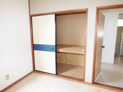 【収納】 | ホワイトハウスＡ | 押入はつっぱり棒やラックを活用して自分好みにカスタマイズ♪　※掲載画像は同タイプの室内画像のためイメージとしてご参照ください。